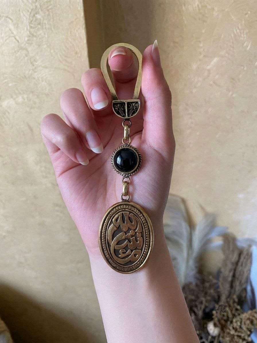 ميدالية نحاس اصفر شكل بيضاوي بجحر فاخر - الصورة 4